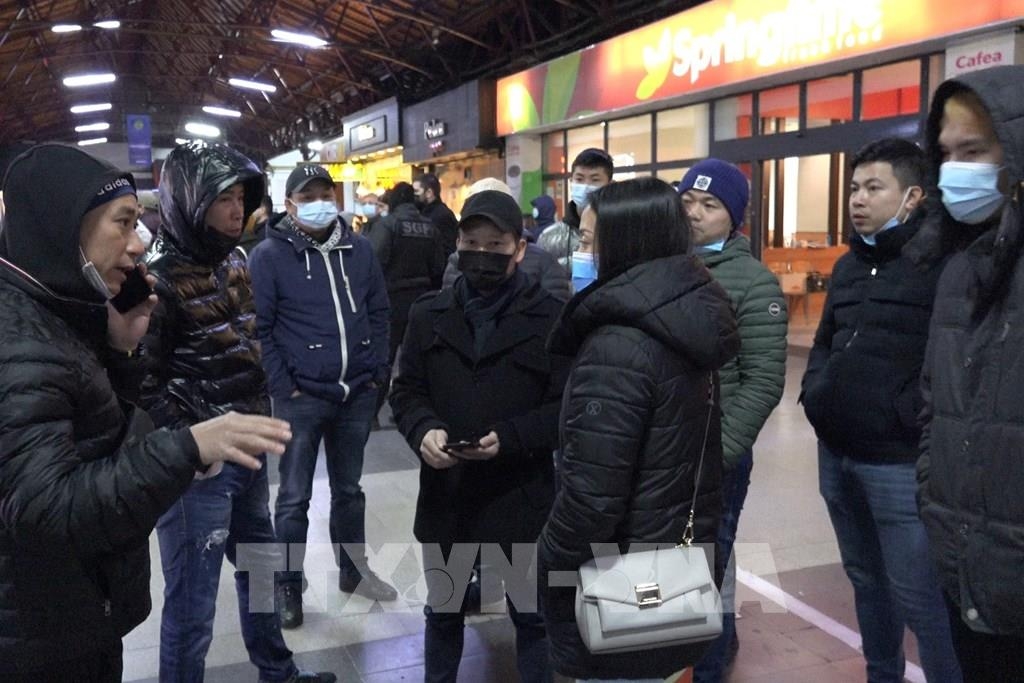 旅乌越南侨胞回国无需接受新冠检测 旅乌越南侨胞回国无需接受新冠检测