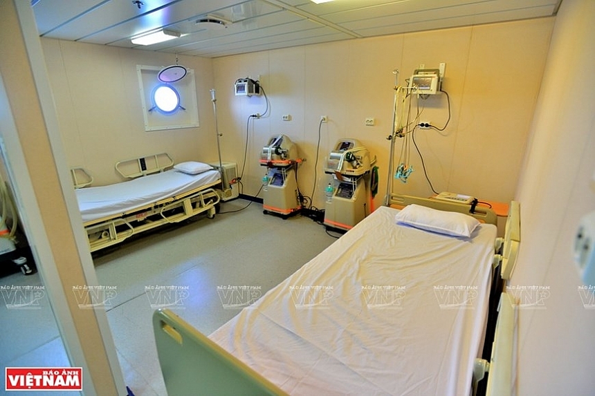 越南军医船561号—东海上的移动医院 越南军医船561号—东海上的移动医院