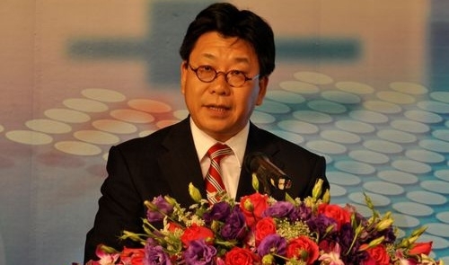 中国全国政协外事委员会副主任，外交与国际关系智库察哈尔学会会长韩方明