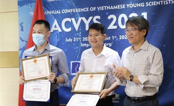 越南留学生在韩国推动科学研究 越南留学生在韩国推动科学研究