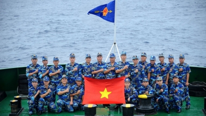 配合国际力量打击海上犯罪和违法行为