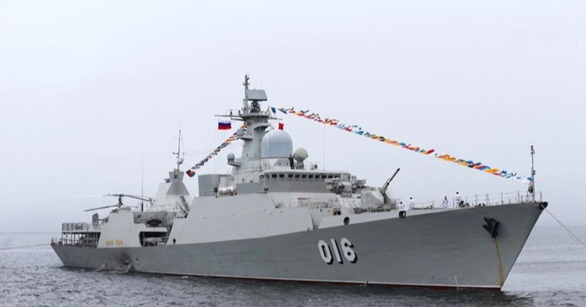 两艘越南军舰参加在俄罗斯举行的2021年国际军事比赛欢迎仪式 两艘越南军舰参加在俄罗斯举行的2021年国际军事比赛欢迎仪式