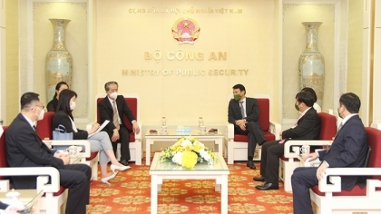 越中两国继续携手抗击疫情