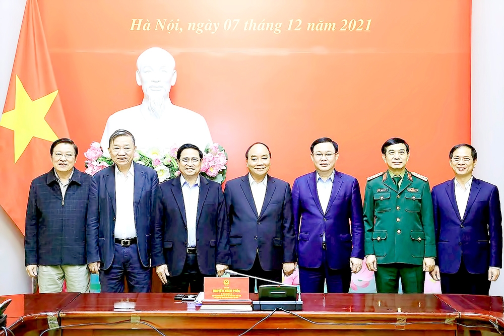 越南国家主席阮春福主持召开任期2021至2026年国防安全理事会第一次会议 越南国家主席阮春福主持召开任期2021至2026年国防安全理事会第一次会议