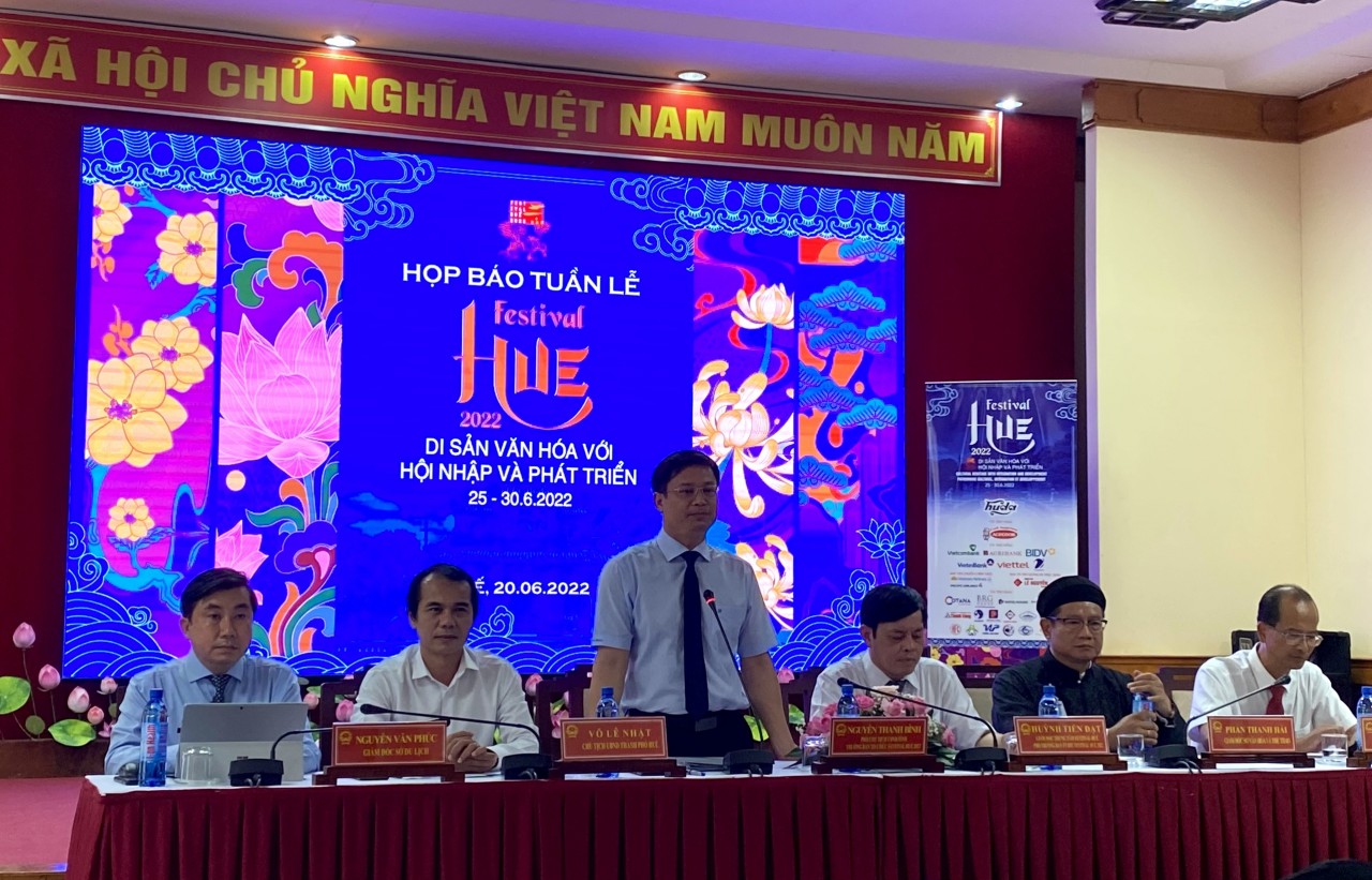 Khung cảnh buổi họp báo Tuần lễ Festival ngày 20/6 tại UBND tỉnh Thừa Thiên Huế Khung cảnh buổi họp báo Tuần lễ Festival ngày 20/6 tại UBND tỉnh Thừa Thiên Huế