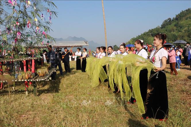 Đặc sắc Lễ hội Kin lẩu khẩu mẩu (lễ hội Cốm mới) của đồng bào dân tộc Thái ở Lai Châu Chú thích ảnh