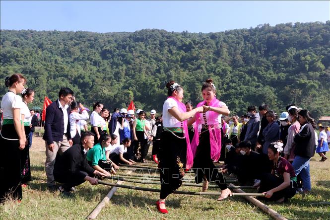 Đặc sắc Lễ hội Kin lẩu khẩu mẩu (lễ hội Cốm mới) của đồng bào dân tộc Thái ở Lai Châu Chú thích ảnh