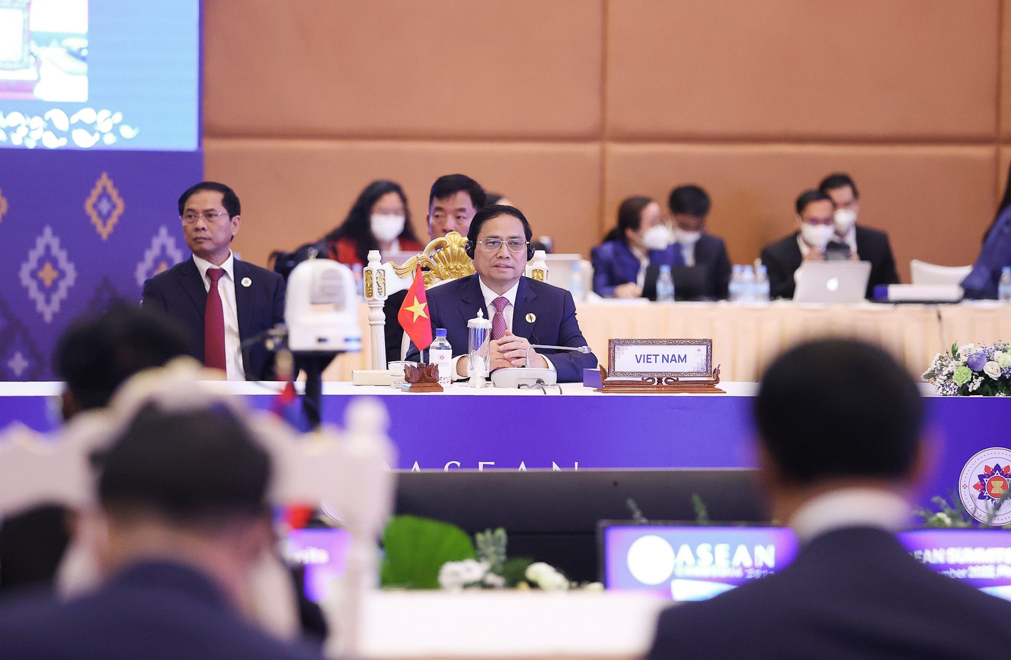 Thủ tướng nhấn mạnh nhiều thông điệp quan trọng về các vấn đề khu vực và quốc tế tại Hội nghị Cấp cao ASEAN 41 - Ảnh 1. Thủ tướng nhấn mạnh nhiều thông điệp quan trọng về các vấn đề khu vực và quốc tế tại Hội nghị Cấp cao ASEAN 41 - Ảnh 1.