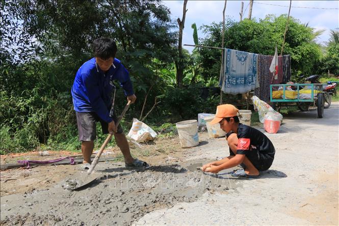 Người phụ hồ 6 năm cần mẫn Chú thích ảnh