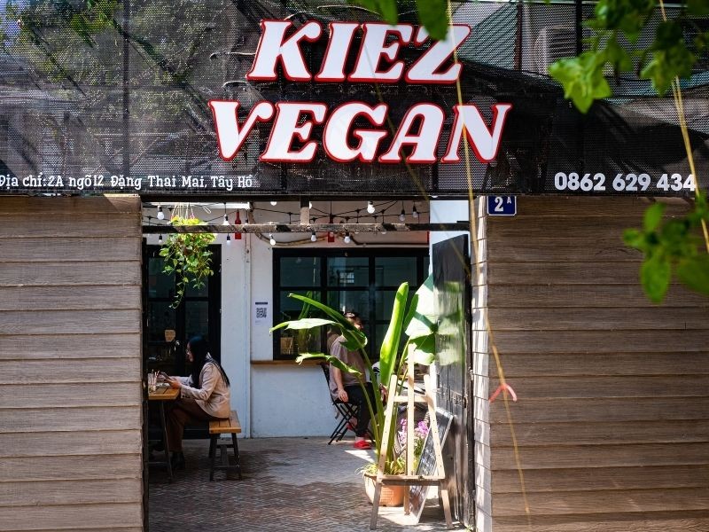 Biting into Kiez Vegan Biting into Kiez Vegan
