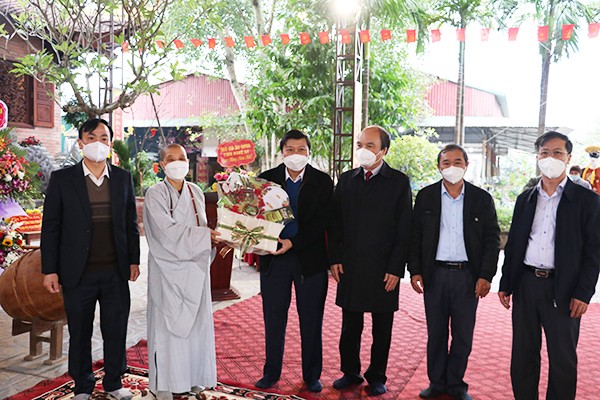 Nghệ An: thăm, chúc tết các tổ chức, cá nhân tôn giáo Nghệ An: thăm, chúc tết các tổ chức, cá nhân tôn giáo