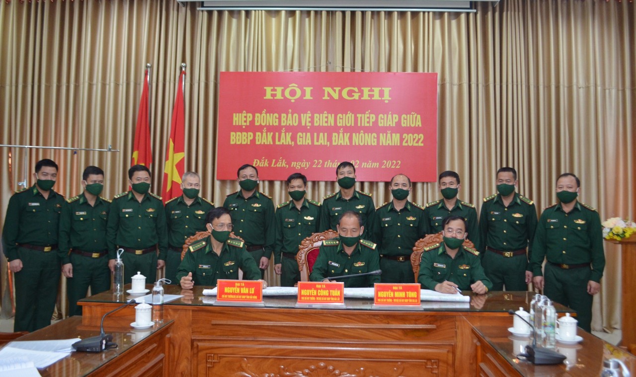 Hiệp đồng bảo vệ vững chắc biên giới 3 tỉnh Đắk Lắk - Đắk Nông - Gia Lai Hiệp đồng bảo vệ vững chắc biên giới 3 tỉnh Đắk Lắk - Đắk Nông - Gia Lai