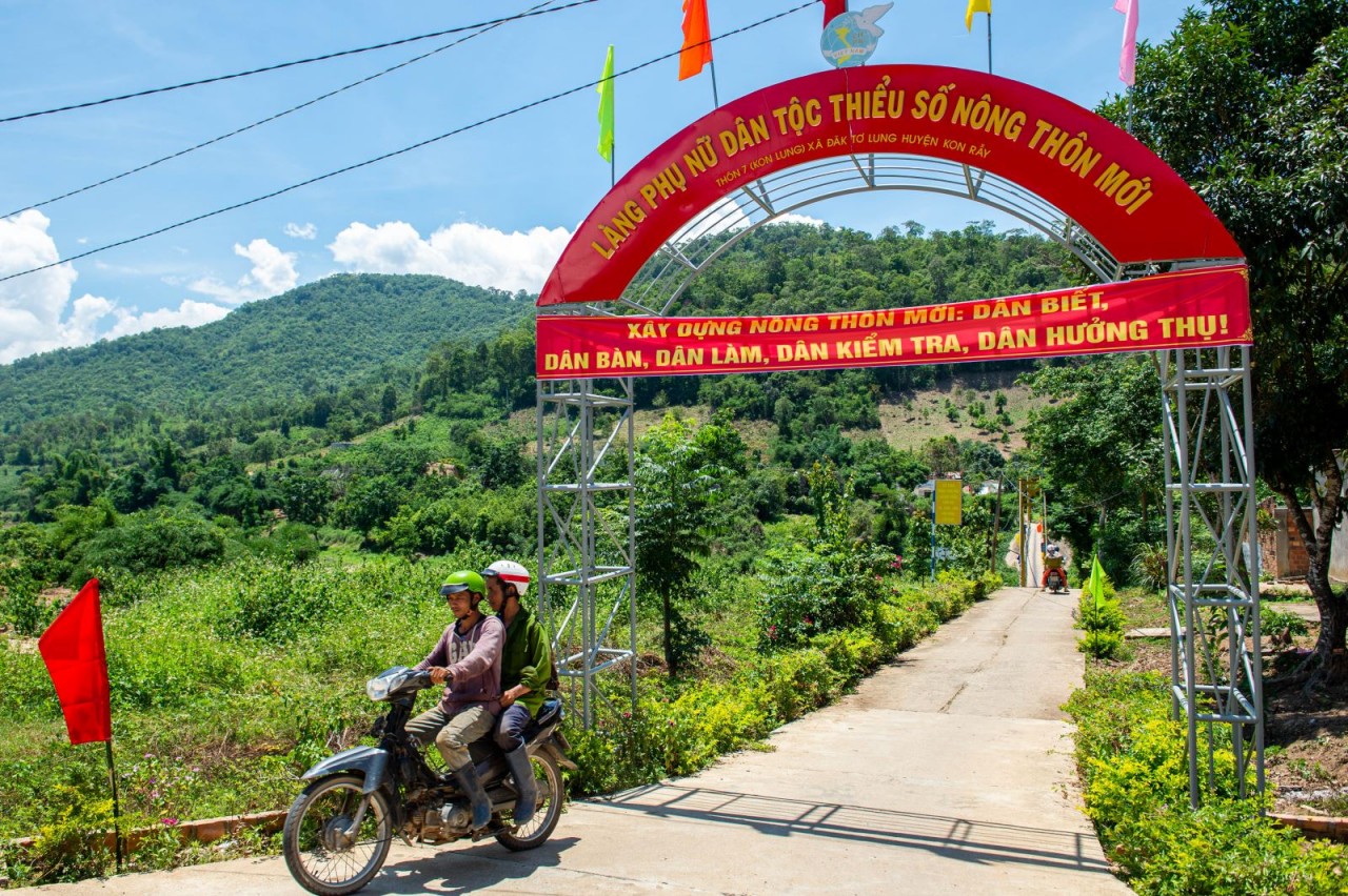 Kon Tum phấn đấu trên 50% vùng đồng bào dân tộc thiểu số đạt chuẩn nông thôn mới Kon Tum phấn đấu trên 50% vùng đồng bào dân tộc thiểu số đạt chuẩn nông thôn mới