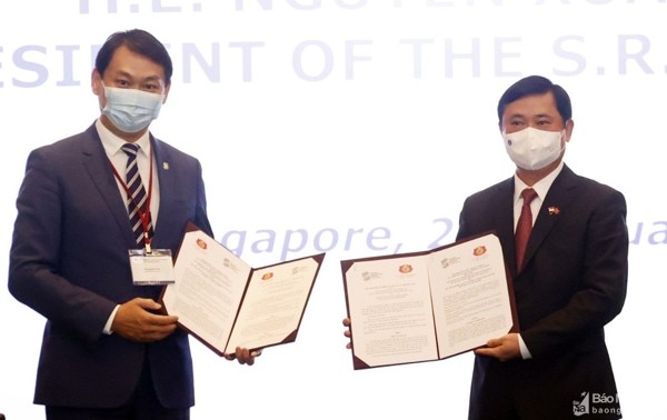 Nghệ An và Singapore trao Biên bản ghi nhớ về hợp tác đầu tư và thương mại Nghệ An và Singapore trao Biên bản ghi nhớ về hợp tác đầu tư và thương mại