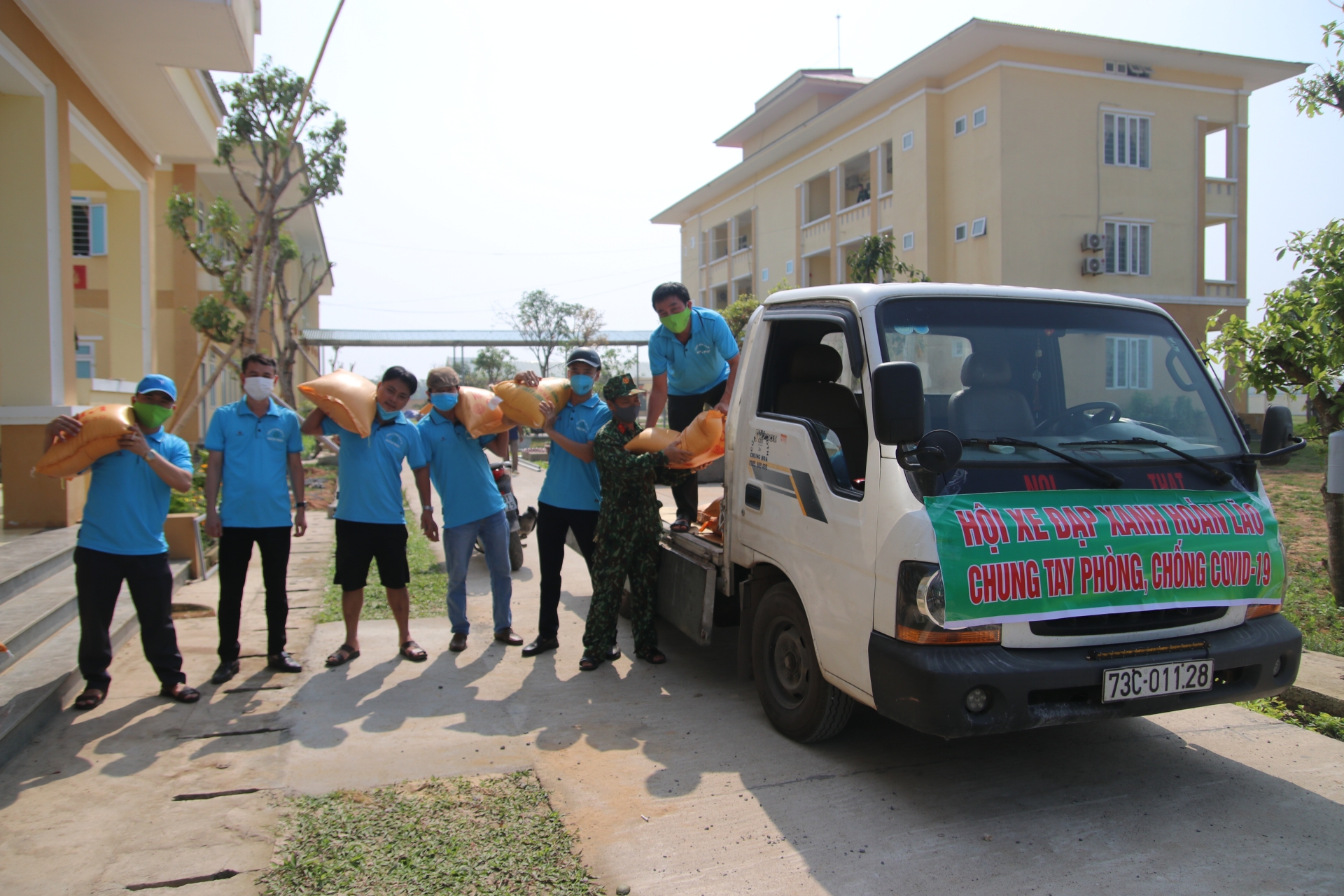 Phát huy phong trào “Tương thân tương ái, tất cả vì cộng đồng”, chung tay phòng chống dịch Covid-19 phat huy phong trao tuong than tuong ai tat ca vi cong dong chung tay phong chong dich covid 19