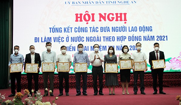 Nghệ An: đặt mục tiêu đưa 13.550 người lao động đi làm việc ở nước ngoài năm 2022 Nghệ An: đặt mục tiêu đưa 13.550 người lao động đi làm việc ở nước ngoài năm 2022