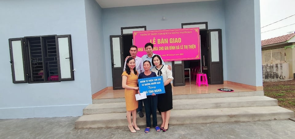 Nghệ An: Bàn giao ngôi nhà tình nghĩa cho cụ bà neo đơn có hoàn cảnh khó khăn Nghệ An: Bàn giao ngôi nhà tình nghĩa cho cụ bà neo đơn có hoàn cảnh khó khăn