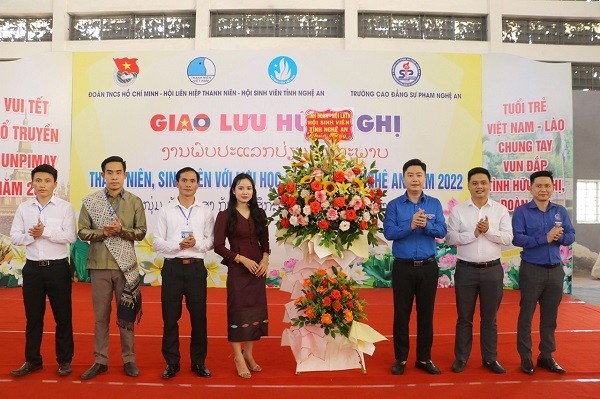 Nghệ An tổ chức Giao lưu hữu nghị với lưu học sinh Lào nhân dịp Tết cổ truyền Bunpimay Nghệ An tổ chức Giao lưu hữu nghị với lưu học sinh Lào nhân dịp Tết cổ truyền Bunpimay