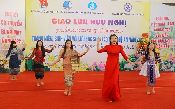 Nghệ An tổ chức Giao lưu hữu nghị với lưu học sinh Lào nhân dịp Tết cổ truyền Bunpimay Nghệ An tổ chức Giao lưu hữu nghị với lưu học sinh Lào nhân dịp Tết cổ truyền Bunpimay