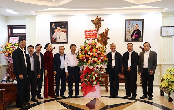 Nghệ An: thăm và chúc mừng Tòa Giám mục Giáo phận Vinh nhân Lễ Phục sinh