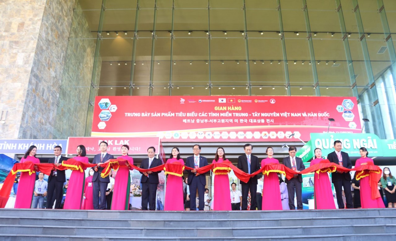 42 gian hàng tham gia sự kiện “Gặp gỡ Hàn Quốc năm 2022” tại Bình Định 42 gian hàng tham gia sự kiện “Gặp gỡ Hàn Quốc năm 2022” tại Bình Định