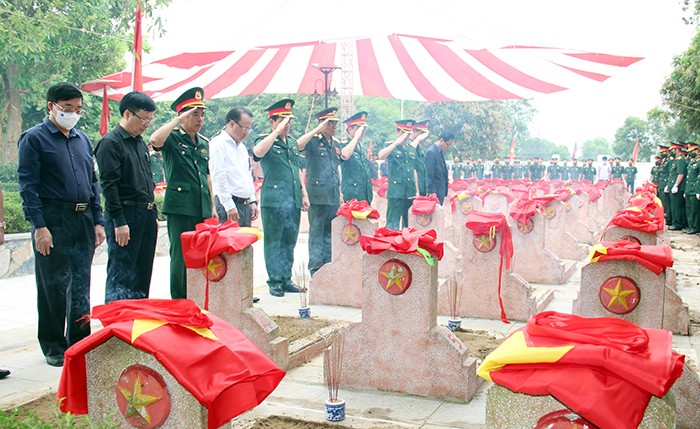 103 hài cốt liệt sĩ hy sinh tại Lào được an táng trang trọng tại Nghĩa trang Liệt sĩ huyện Nghi Lộc 103 hài cốt liệt sĩ hy sinh tại Lào được an táng trang trọng tại Nghĩa trang Liệt sĩ huyện Nghi Lộc
