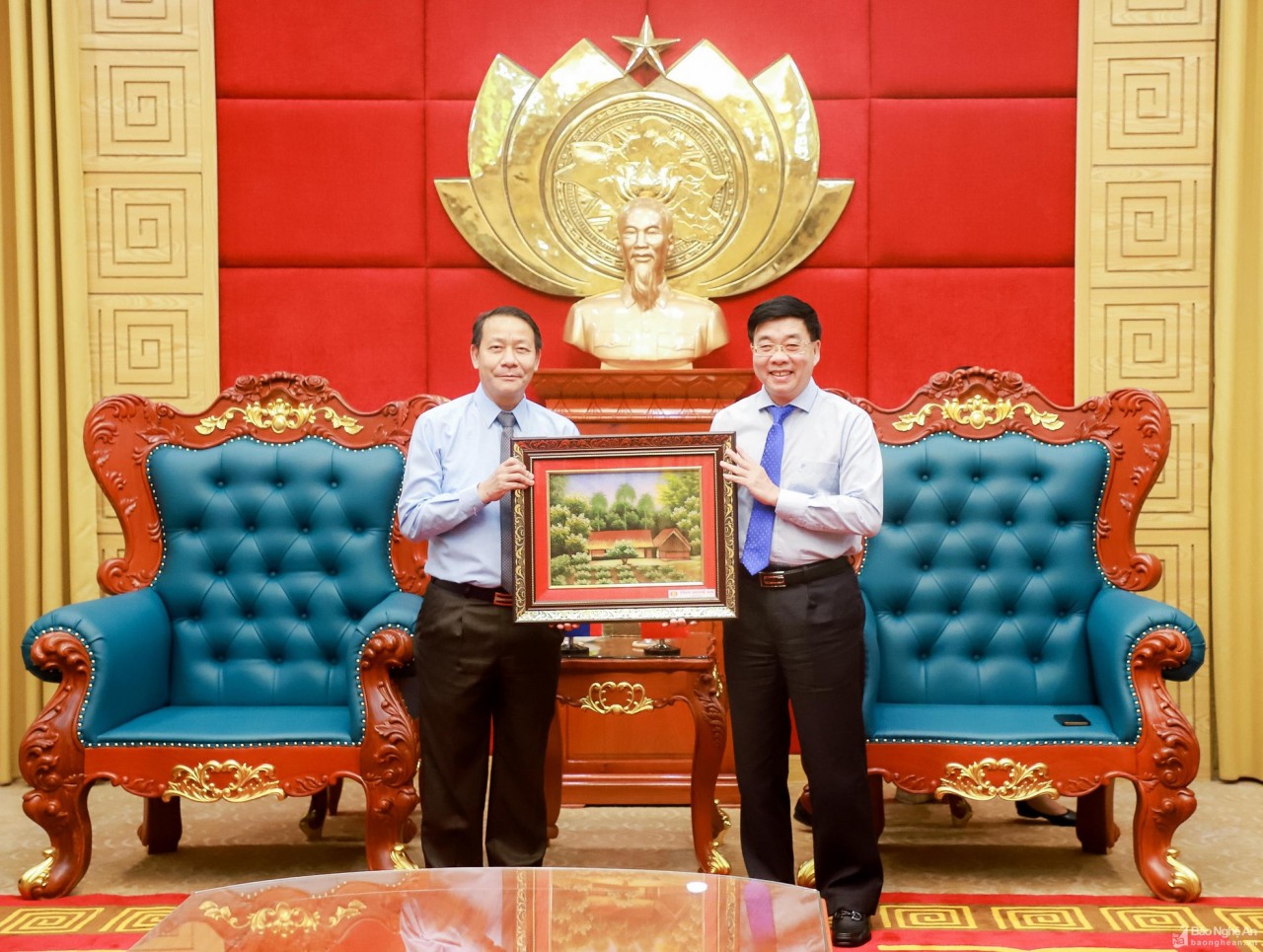 Củng cố quan hệ đoàn kết, hữu nghị giữa Nghệ An với tỉnh Xay Sổm Bun (Lào) Củng cố quan hệ đoàn kết, hữu nghị giữa Nghệ An với tỉnh Xay Sổm Bun (Lào)