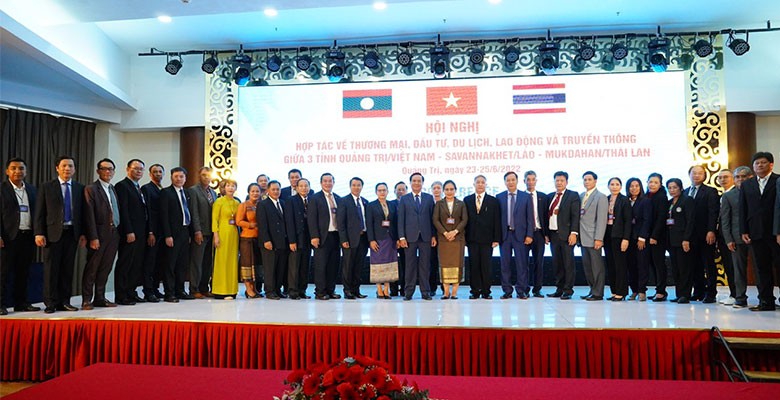 Thắm tình hữu nghị giữa 3 tỉnh Quảng Trị – Savannakhet (Lào) – Mukdahan (Thái Lan) Thắm tình hữu nghị giữa 3 tỉnh Quảng Trị – Savannakhet (Lào) – Mukdahan (Thái Lan)