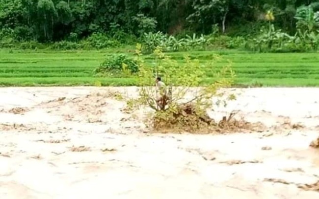 Tin bão số 3: Hàng chục người và nhà cửa bị cuốn trôi ở Thanh Hoá tin bao so 3 hang chuc nguoi va nha cua bi cuon troi o thanh hoa
