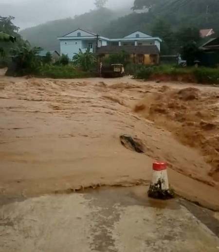 Tin bão số 3: Hàng chục người và nhà cửa bị cuốn trôi ở Thanh Hoá tin bao so 3 hang chuc nguoi va nha cua bi cuon troi o thanh hoa