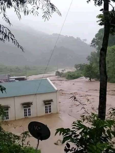 Tin bão số 3: Hàng chục người và nhà cửa bị cuốn trôi ở Thanh Hoá tin bao so 3 hang chuc nguoi va nha cua bi cuon troi o thanh hoa