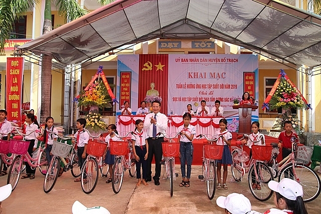 Quảng Bình: Phát động tuần lễ với chủ đề: “Đọc và học tập suốt đời theo tấm gương Bác Hồ vĩ đại” quang binh phat dong tuan le voi chu de doc va hoc tap suot doi theo tam guong bac ho vi dai