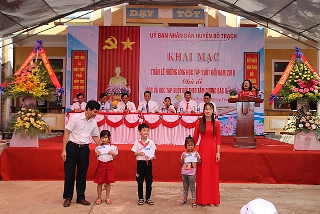 Quảng Bình: Phát động tuần lễ với chủ đề: “Đọc và học tập suốt đời theo tấm gương Bác Hồ vĩ đại” quang binh phat dong tuan le voi chu de doc va hoc tap suot doi theo tam guong bac ho vi dai