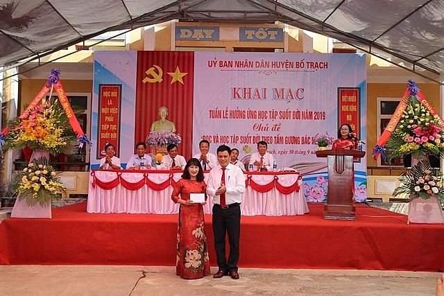 Quảng Bình: Phát động tuần lễ với chủ đề: “Đọc và học tập suốt đời theo tấm gương Bác Hồ vĩ đại” quang binh phat dong tuan le voi chu de doc va hoc tap suot doi theo tam guong bac ho vi dai