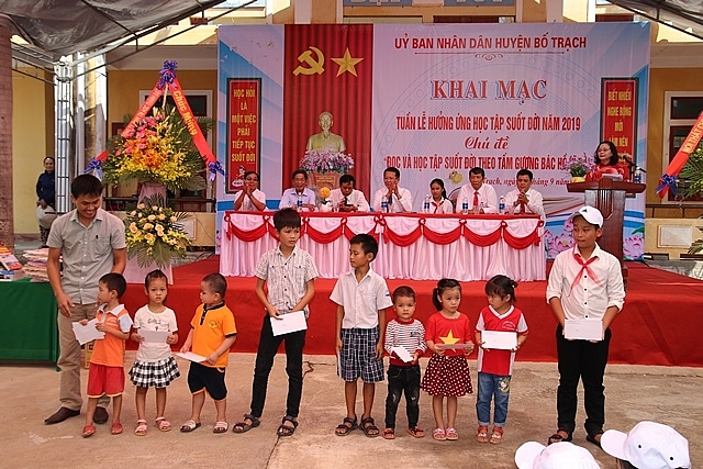 Quảng Bình: Phát động tuần lễ với chủ đề: “Đọc và học tập suốt đời theo tấm gương Bác Hồ vĩ đại” quang binh phat dong tuan le voi chu de doc va hoc tap suot doi theo tam guong bac ho vi dai