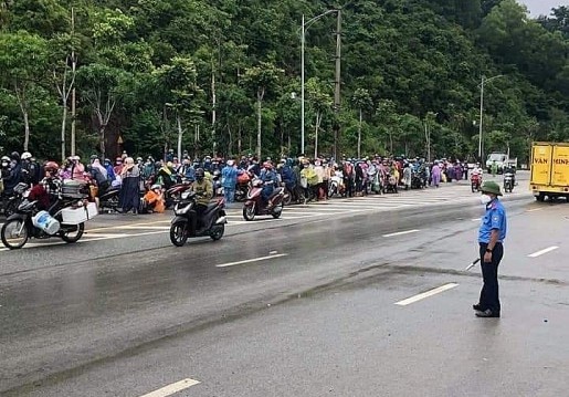Nghệ An: Đón công dân về quê vừa là tình cảm, vừa là trách nhiệm của Đảng bộ và chính quyền Nghệ An: Đón công dân về quê vừa là tình cảm, vừa là trách nhiệm của Đảng bộ và chính quyền