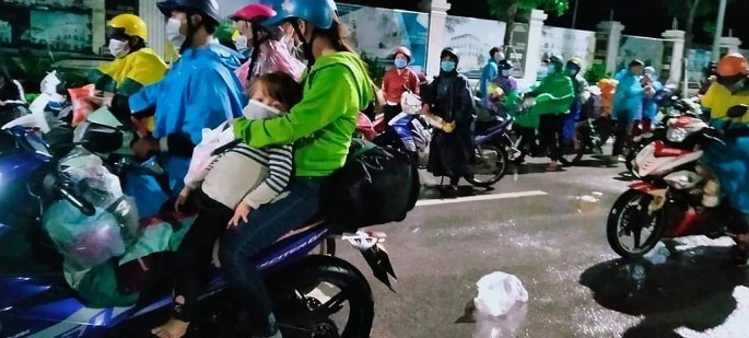 Nghệ An: Đón công dân về quê vừa là tình cảm, vừa là trách nhiệm của Đảng bộ và chính quyền Nghệ An: Đón công dân về quê vừa là tình cảm, vừa là trách nhiệm của Đảng bộ và chính quyền