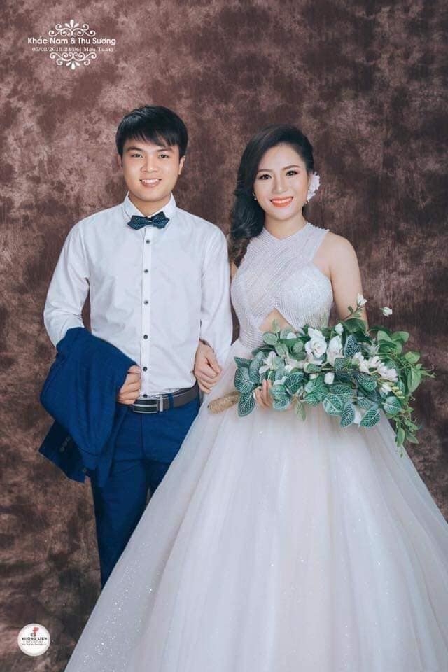 Mẹ trẻ ôm con hơn 7 tháng tuổi bất lực nhìn chồng nằm hôn mê trên giường bệnh nghe an me tre om con hon 7 thang tuoi bat luc nhin chong nam hon me tren giuong benh
