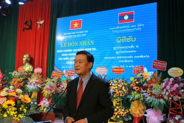 truong dai hoc vinh don nhan huan chuong lao dong hang ba cua nha nuoc lao
