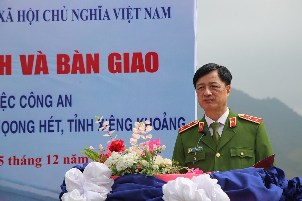 Khánh thành và bàn giao trụ sở đầu tiên tặng Công an bản biên giới của nước CHDCND Lào
