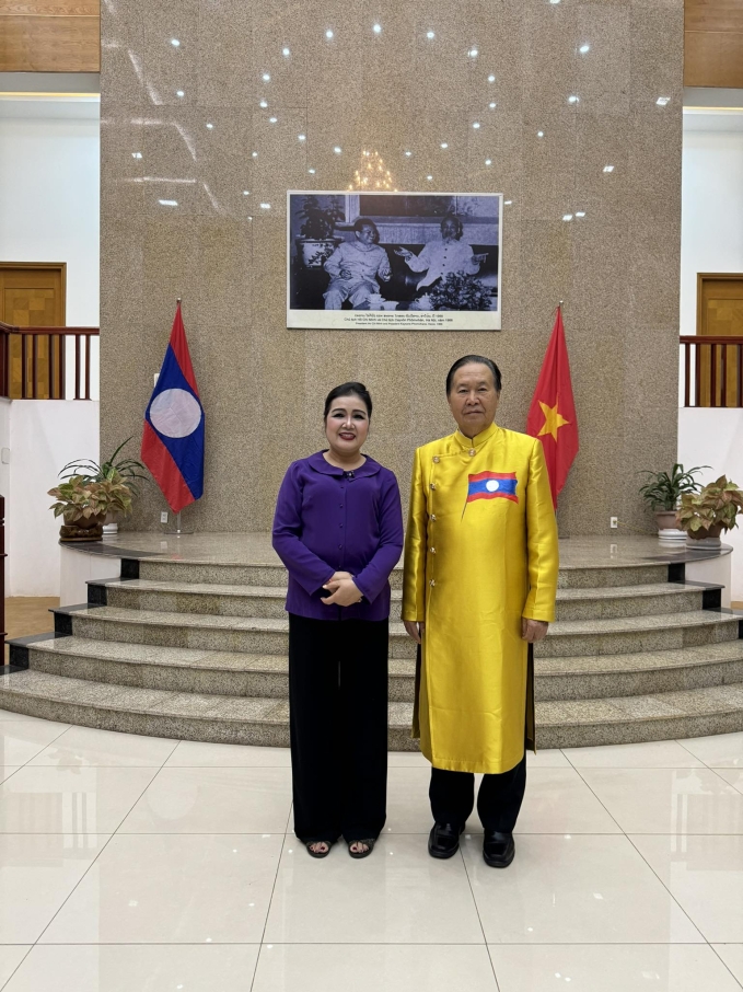 ເວທີສະແດງ ເລຫງອກ "ລຸກຂຶ້ນ" ໃນ "ໃບຮ້ອງຟ້ອງ​ສະບັບ​ທີ 72" ບົນເວທີສະແດງຂອງປະເທດ ລາວ