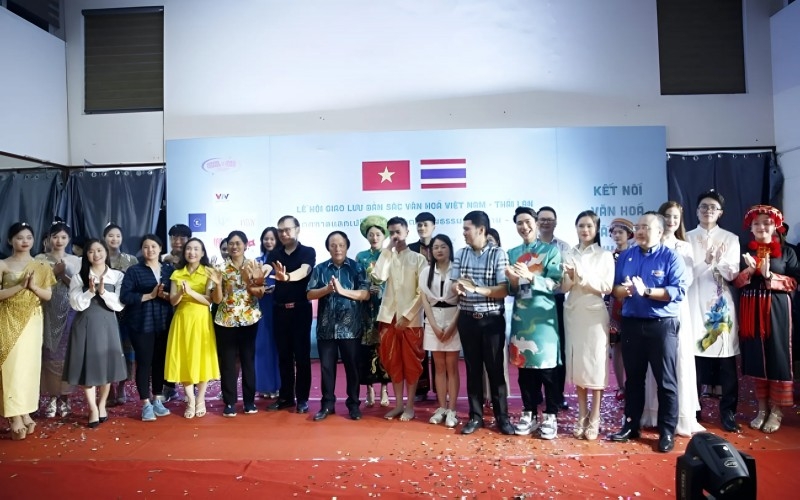 ງານບຸນພົບປະແລກປ່ຽນວັດທະນະທຳ, ເຊື່ອມຕໍ່ຊາວໜຸ່ມ ຫວຽດນາມ - ໄທ ງານບຸນພົບປະແລກປ່ຽນວັດທະນະທຳ, ເຊື່ອມຕໍ່ຊາວໜຸ່ມ ຫວຽດນາມ - ໄທ