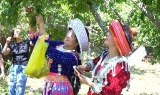 ຫຼາຍການເຄື່ອນໄຫວທີ່​ຟົດຟື້ນ​ໃນ​ງານ​ບຸນເກັບໝາກໝັ້ນປີ 2024 ຢູ່​ຕາ​ແສງເຂດຊາຍແດງ ​ເງ້ອານ