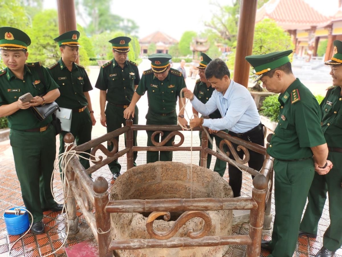 ກຽມພ້ອມໃຫ້ການພົບປະແລກປ່ຽນນາຍທະຫານໜຸ່ມທະຫານປ້ອງກັນຊາຍແດນ ຫວຽດນາມ ກັບນາຍທະຫານໜຸ່ມກົມໃຫຍ່ສັນຕິບານ, ກົມໃຫຍ່ຕຳຫຼວດ ລາວ ກຽມພ້ອມໃຫ້ການພົບປະແລກປ່ຽນນາຍທະຫານໜຸ່ມທະຫານປ້ອງກັນຊາຍແດນ ຫວຽດນາມ ກັບນາຍທະຫານໜຸ່ມກົມໃຫຍ່ສັນຕິບານ, ກົມໃຫຍ່ຕຳຫຼວດ ລາວ