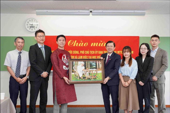 ຄະ​ນະປະຕິບັດງານຄະ​ນະ​ກຳ​ມະ​ການສູນກາງ​ແນວ​ໂຮມ​ປະ​ເທດ​ຊາດ ​ຫວຽດ​ນາມ ໄປ​ເຮັດ​ວຽກ​ຢູ່ Fukuoka, ຍີ່​ປຸ່ນ