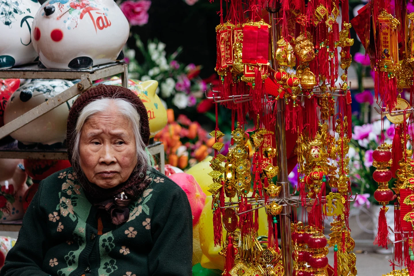 Tet holiday and many will flock to markets such as these to find suitable gifts for loved ones. (Photo: Culture Trip) 3609 sctp0126 abasnejad old quarter tet market 00035