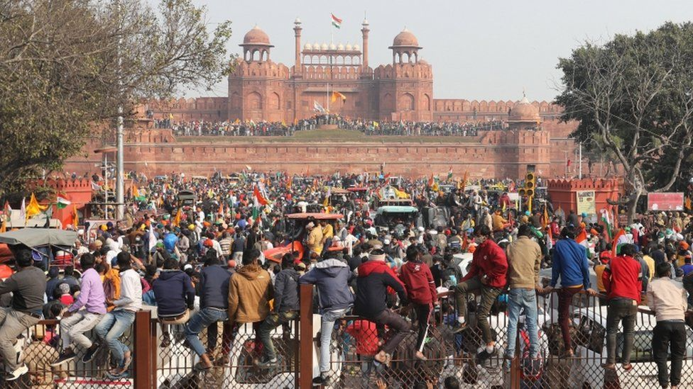 Protesters broke through security at the Red Fort (Photo: EPA) 1206116680186 065379635