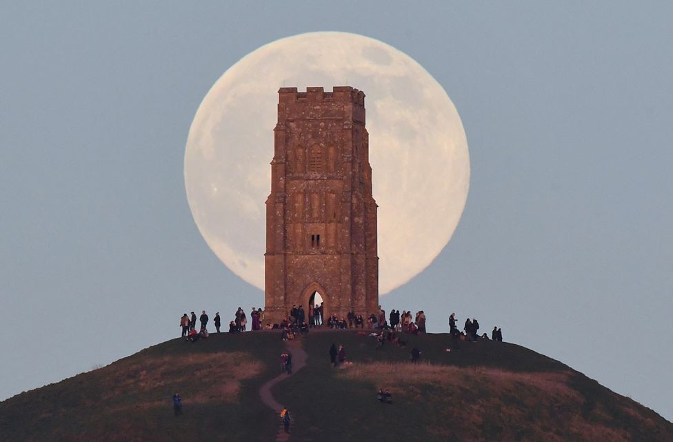 Wolf Moon - The First Full Moon of 2022 Shining Up The Sky Wolf Moon - The First Full Moon of 2022 Shining Up The Sky