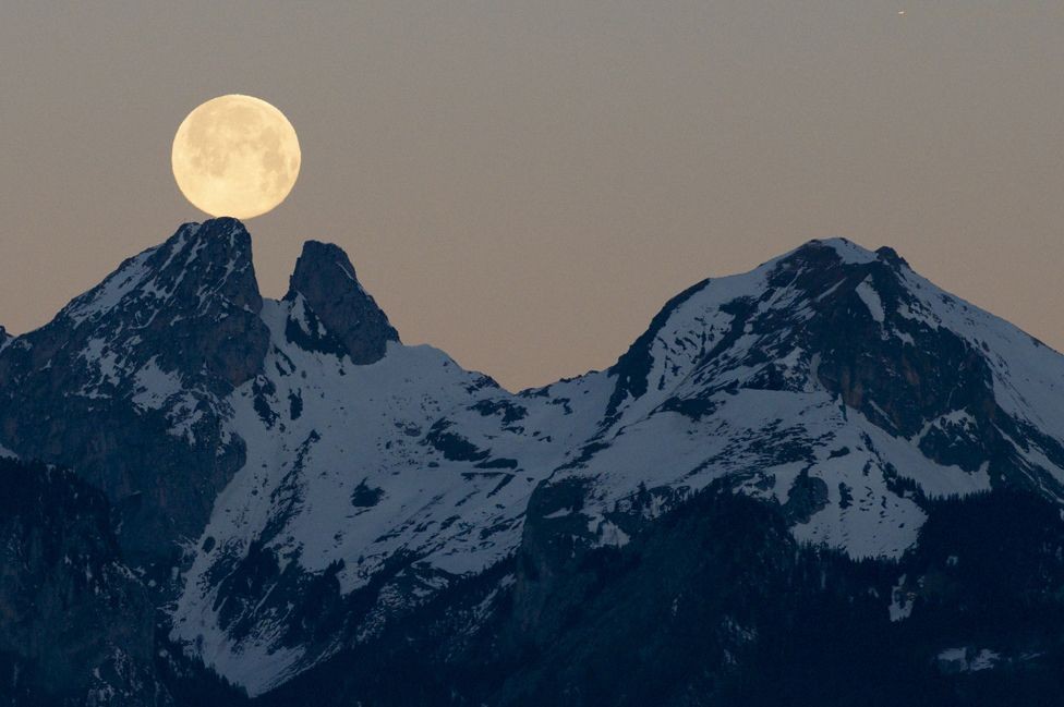 Wolf Moon - The First Full Moon of 2022 Shining Up The Sky Wolf Moon - The First Full Moon of 2022 Shining Up The Sky