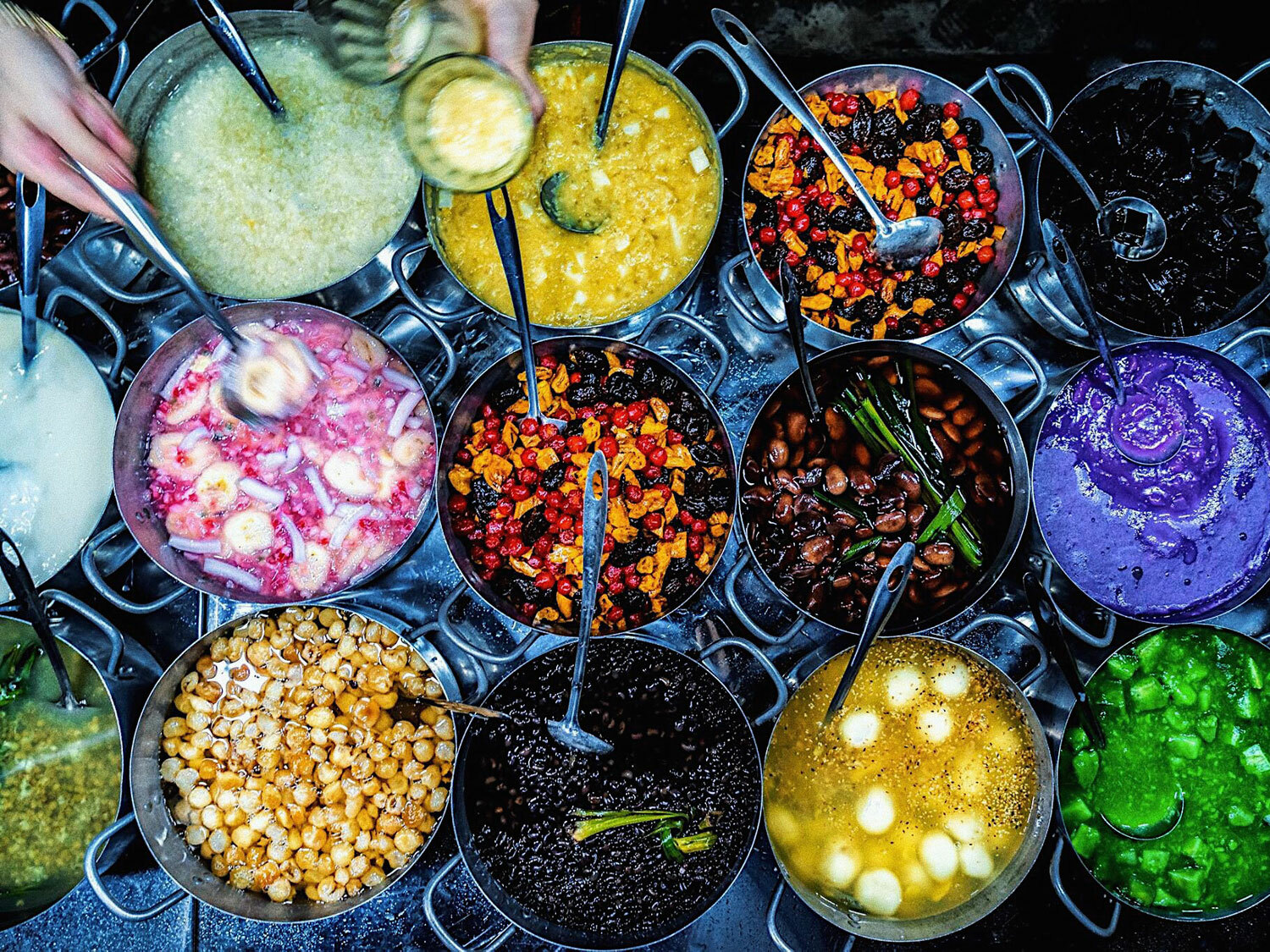 Sweet soup is available in all corners in Hue (Photo: VGP) 4759 che20hue